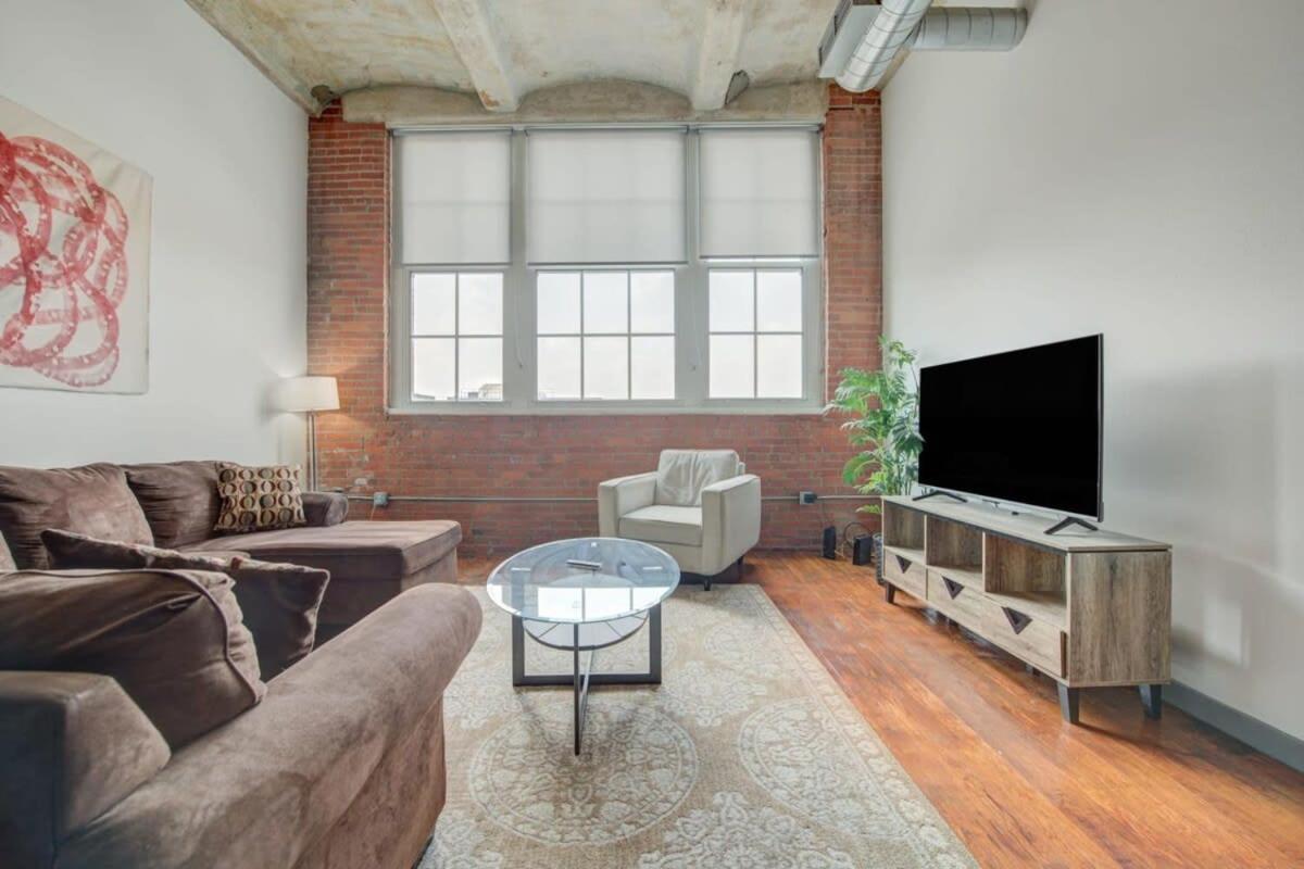 2Br 2Ba Spacious Historic Loft With Gym By Envitae Kansas City Exterior photo