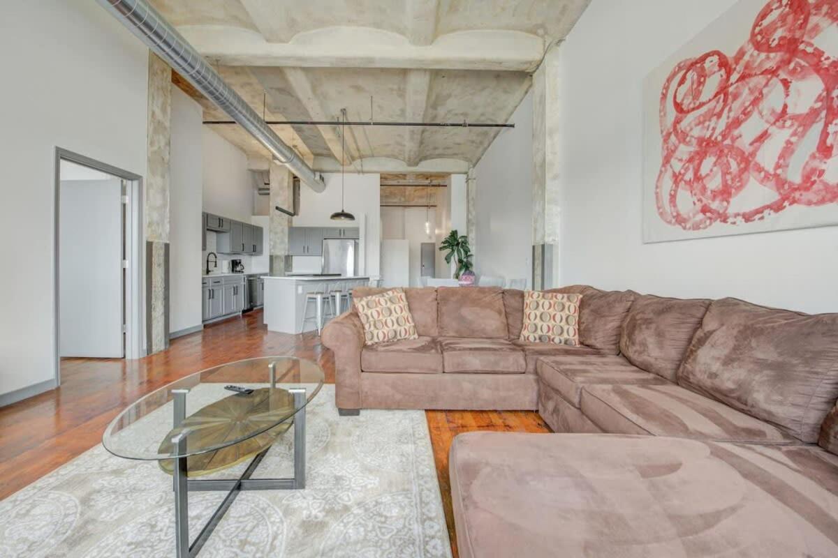 2Br 2Ba Spacious Historic Loft With Gym By Envitae Kansas City Exterior photo